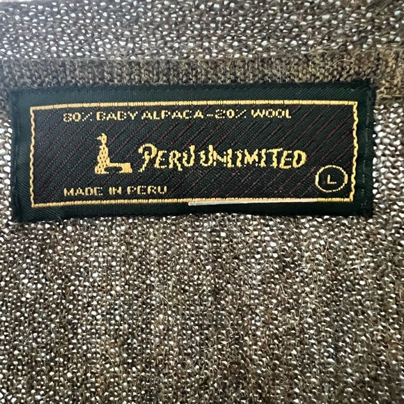 Peru Unlimited v neck 80% baby alpaca 20% wool men’s sweater. Size L - Picture 2 of 6